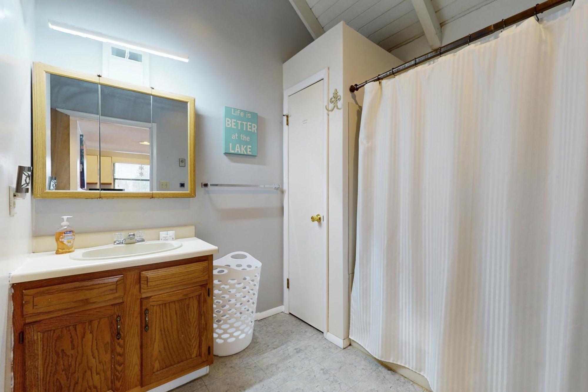Jeffrey Lane Condos Thayerville Room photo